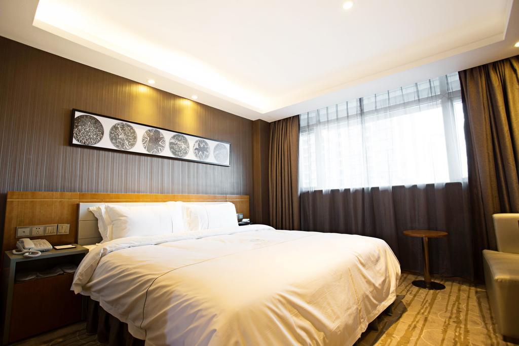 Insail Hotel Zhuhai Room photo