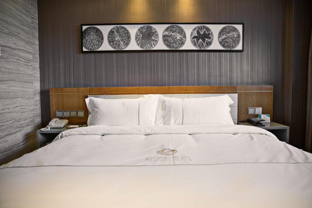 Insail Hotel Zhuhai Room photo